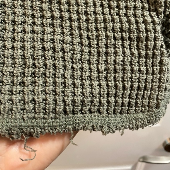 Free People Cotton Cold Shoulder Sweater, never worn - Picture 5 of 7